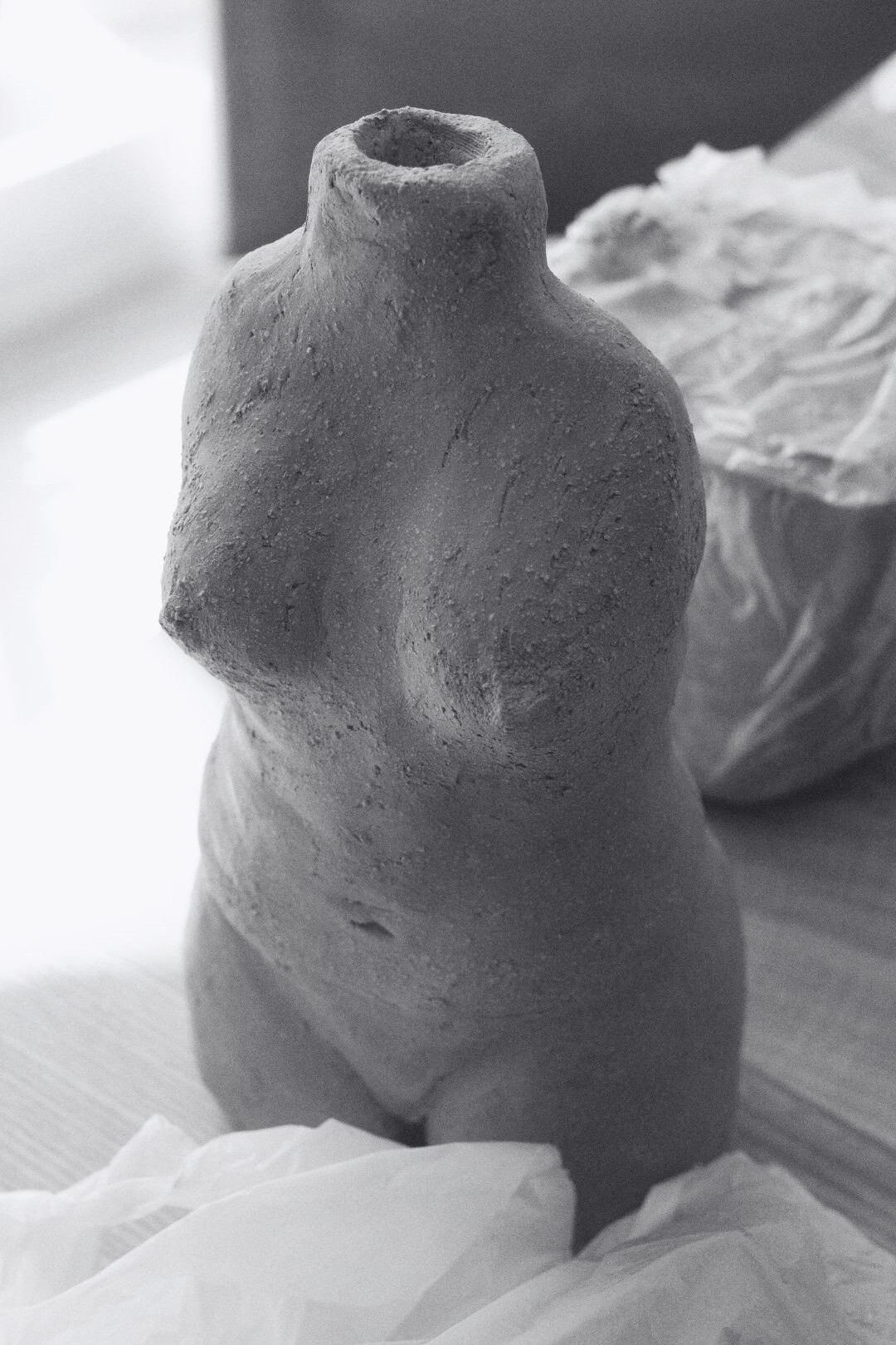 Die kleine Töpferei Body Vase Olivia Maurer