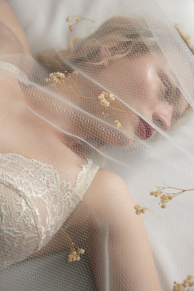 23_4_10_LuxuryDesire_2_Full_Images